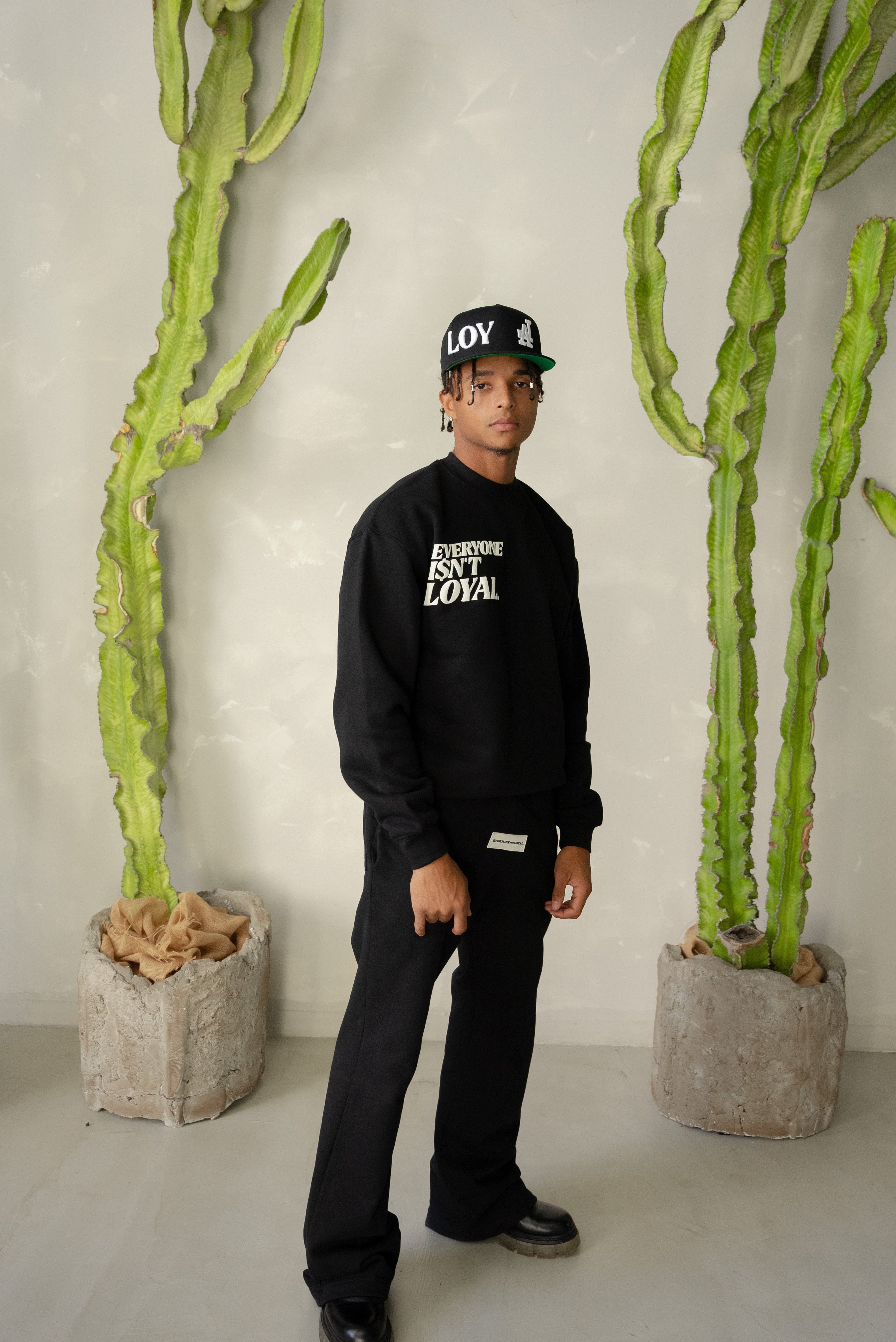 EIL SLANT CREWNECK
