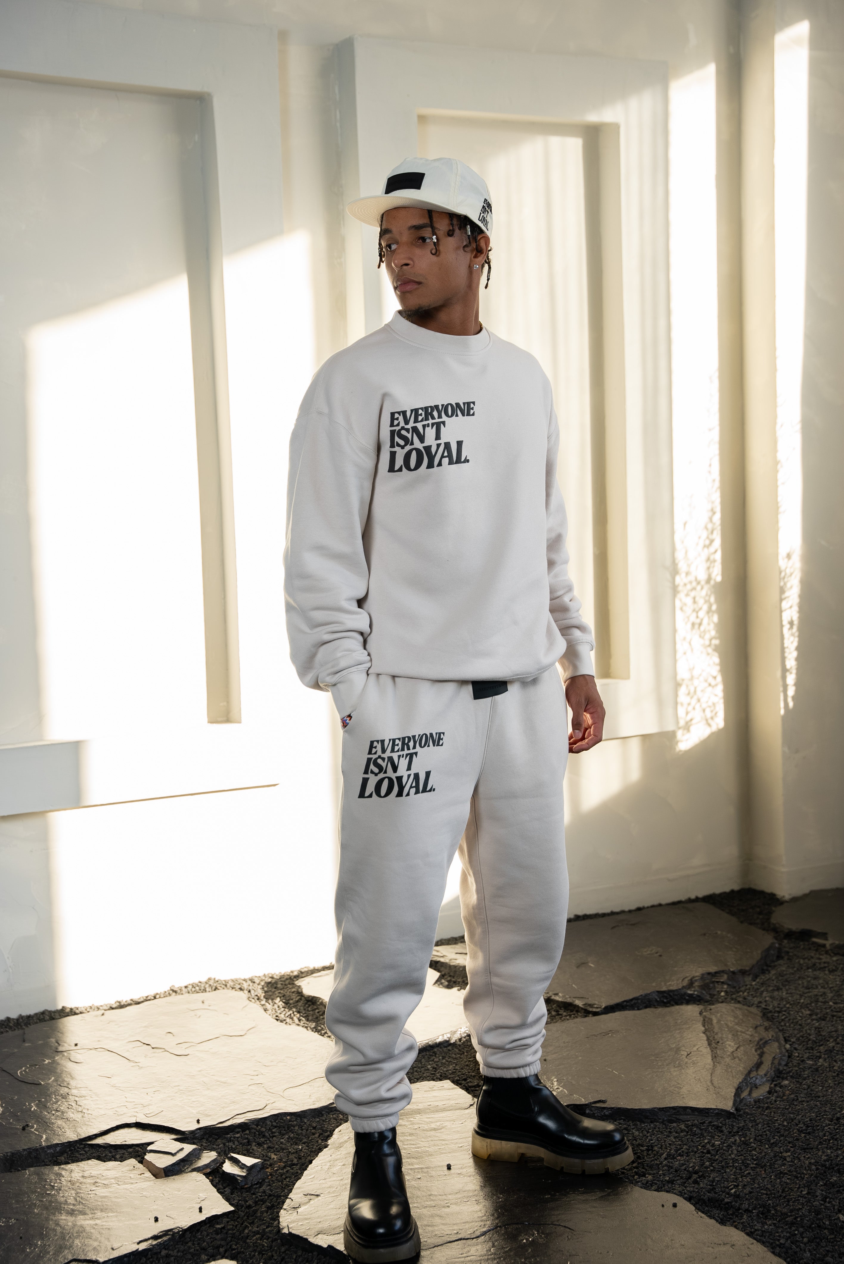 EIL SLANT CREWNECK