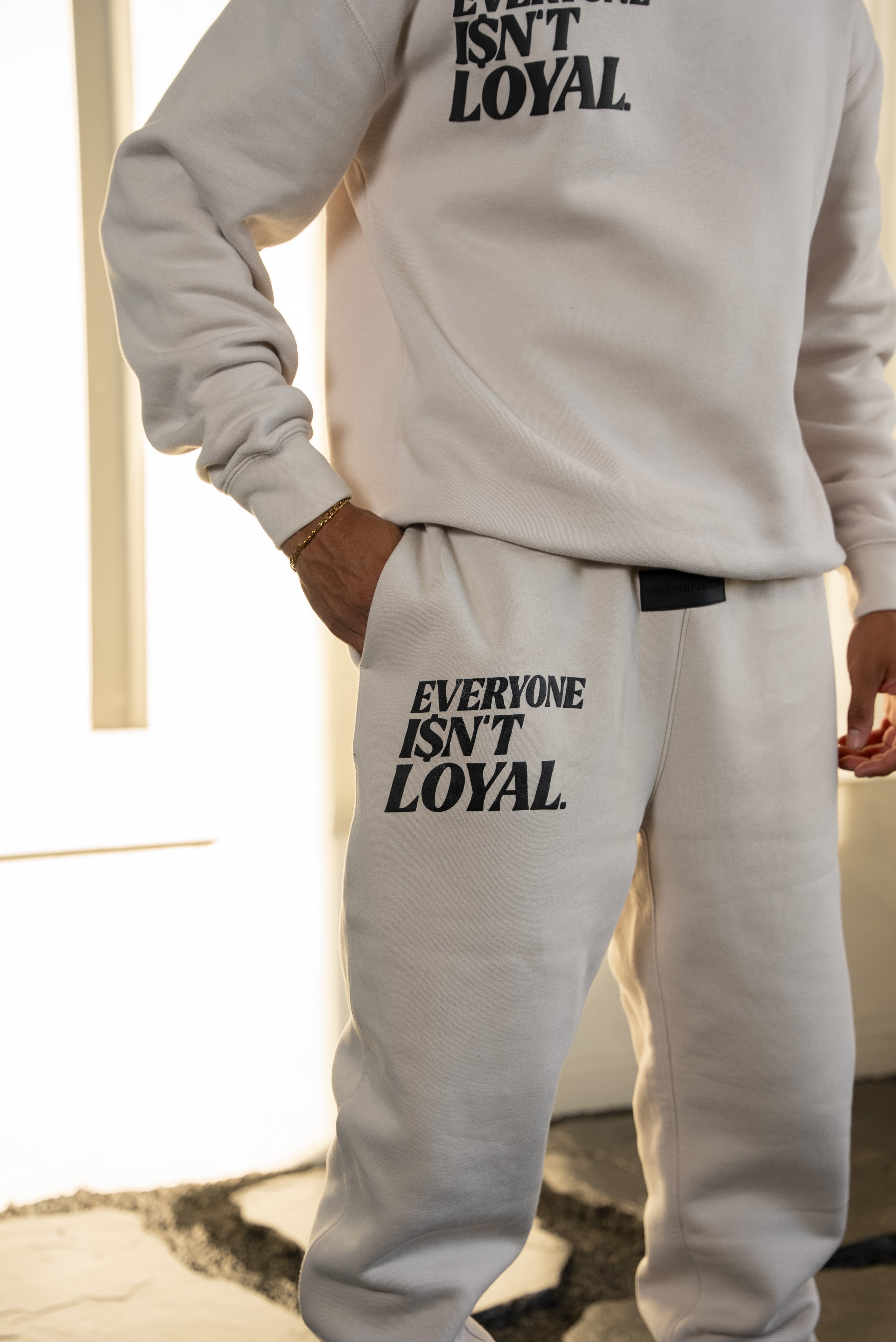 EIL SLANT CREWNECK