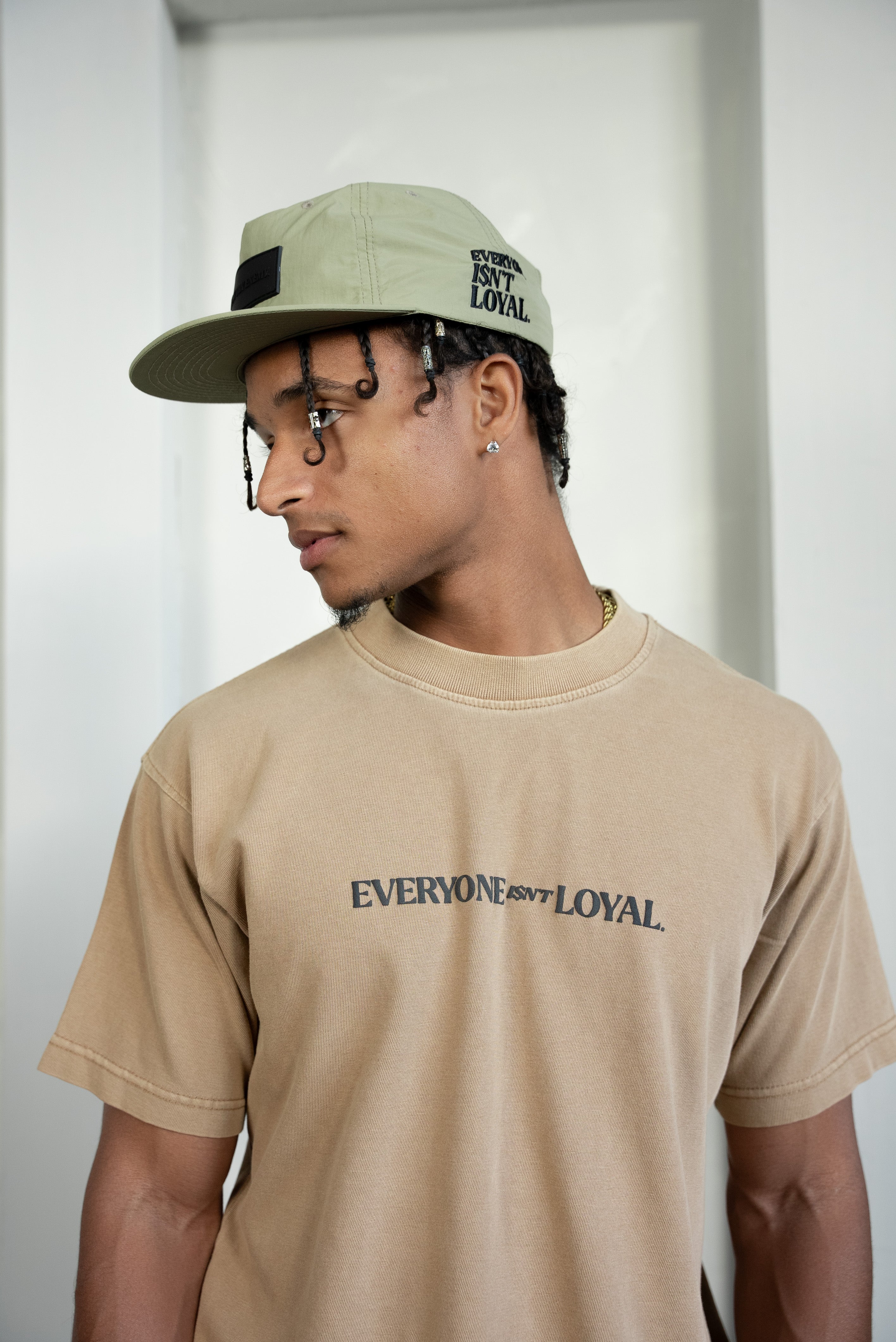 EVERYONE ISNT LOYAL WATERMARK TEE