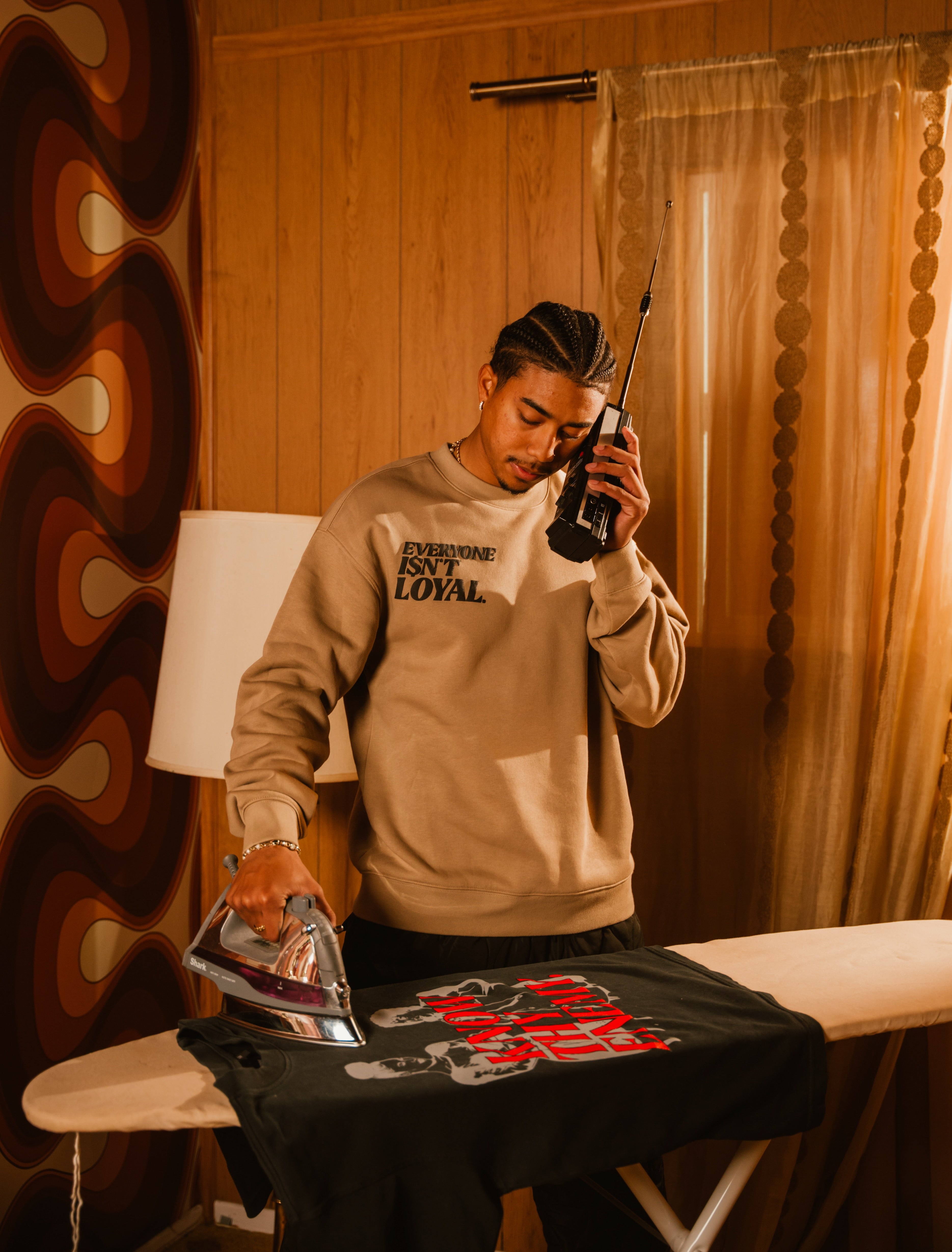 EIL SLANT CREWNECK