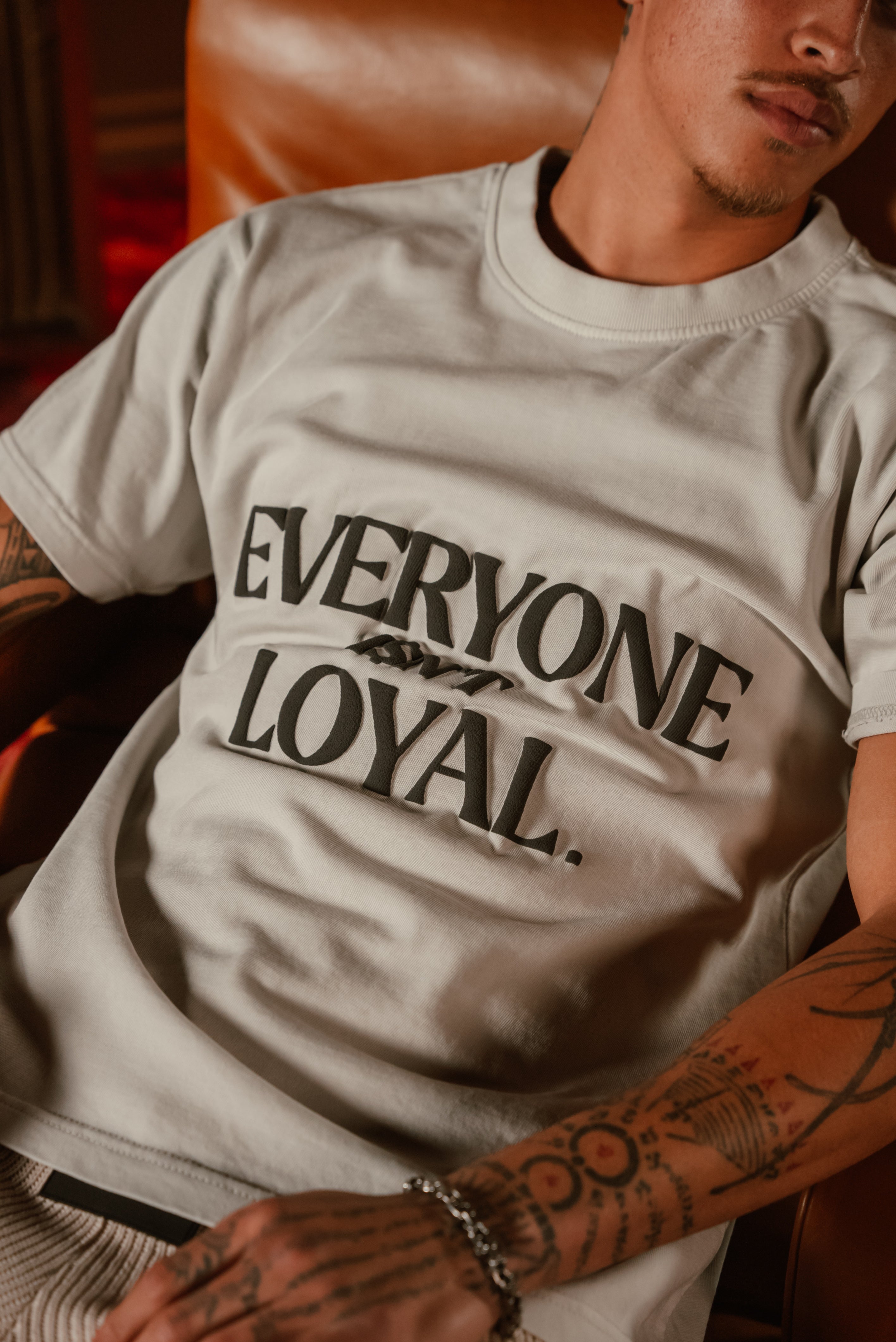 EVERYONE ISNT LOYAL CENTER TEE