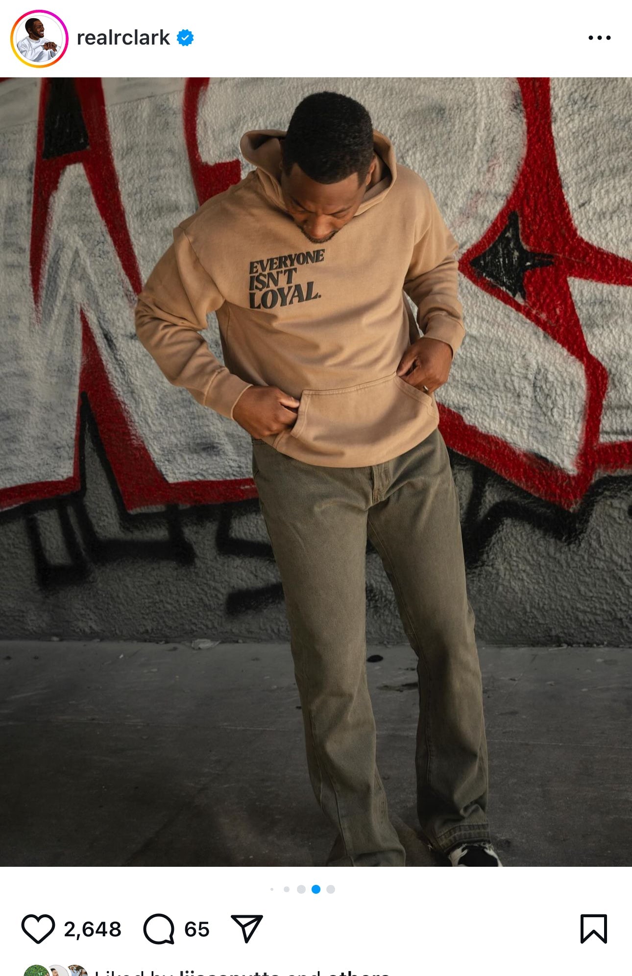 EVERYONE ISNT LOYAL SLANT HOODIE - EVERYONE ISNT LOYAL -