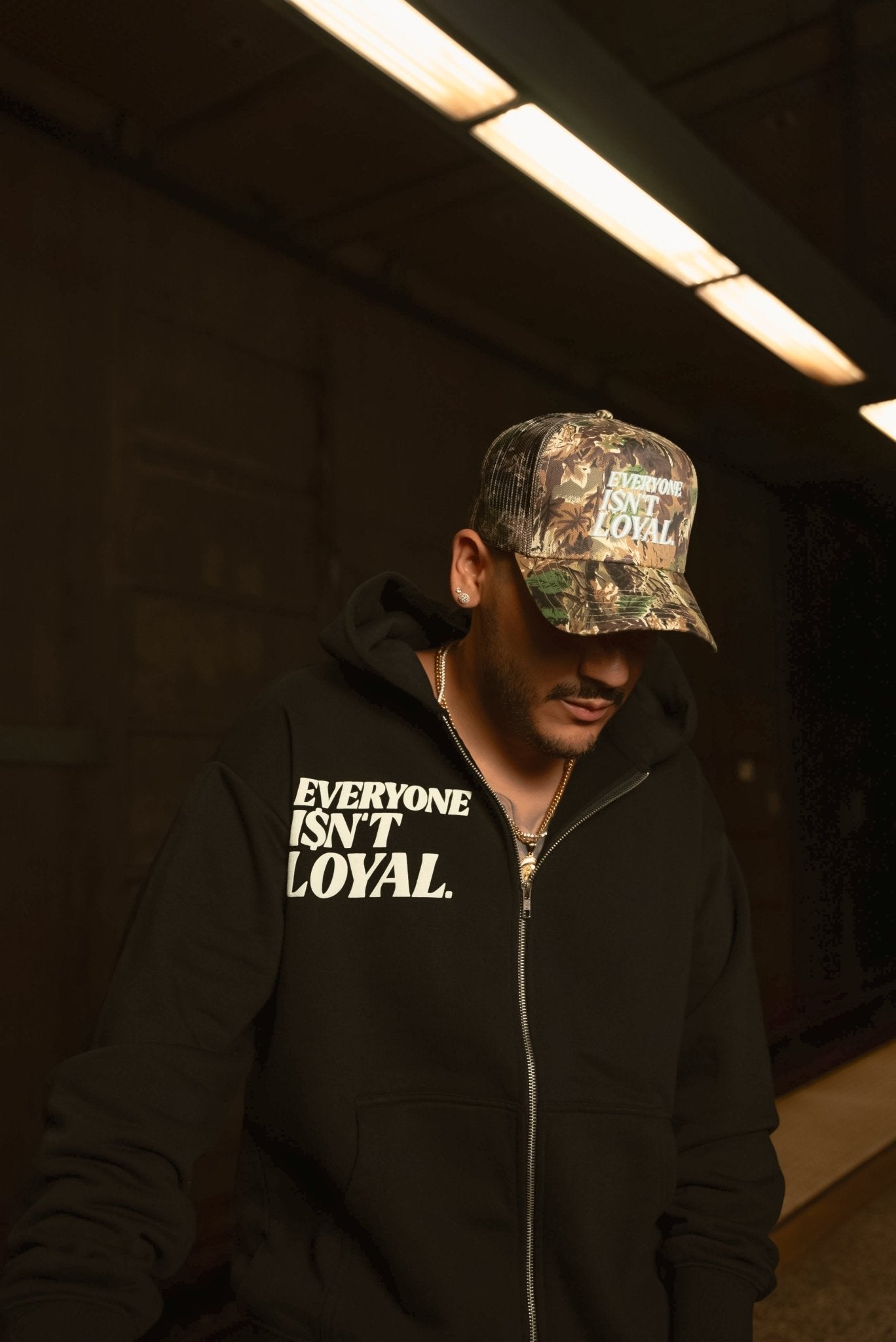EVERYONE ISNT LOYAL ZIP UP - EVERYONE ISNT LOYAL - #everyoneisntloyal#